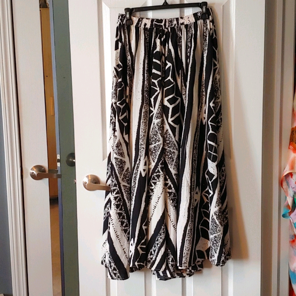 Black and white Bohemian maxi skirt